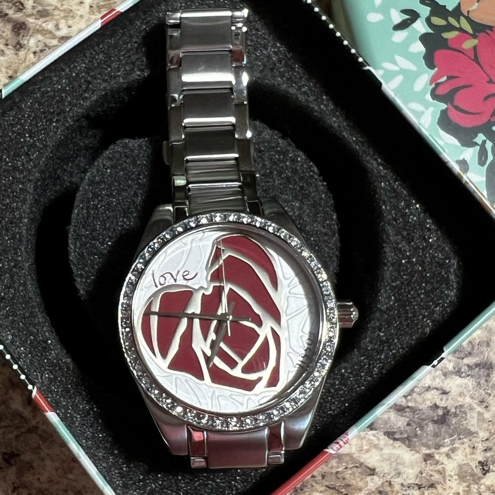 Fossil love watch